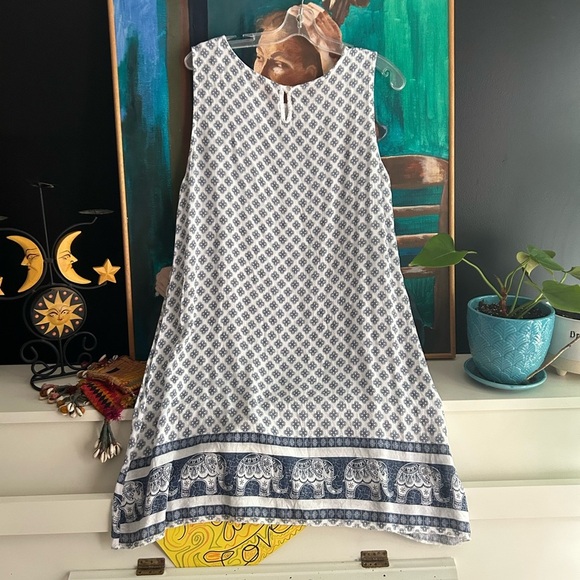 Elegant Blue and White Mini Dress - Picture 6 of 16